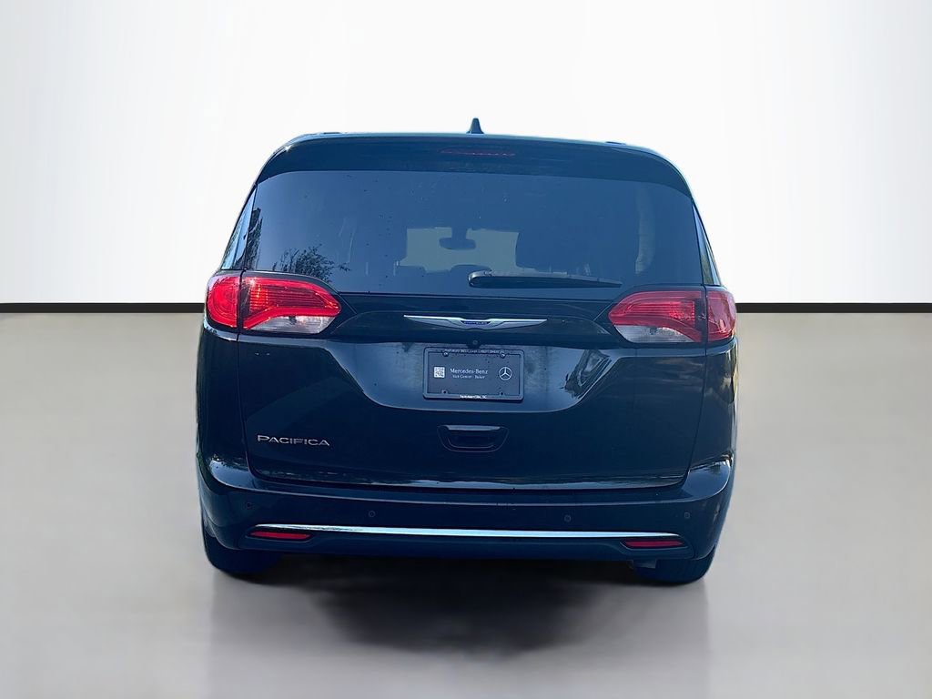 Used 2019 Chrysler Pacifica Touring-L image 4