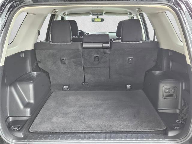 Used 2018 Toyota 4Runner SR5 AWD/4WD image 6