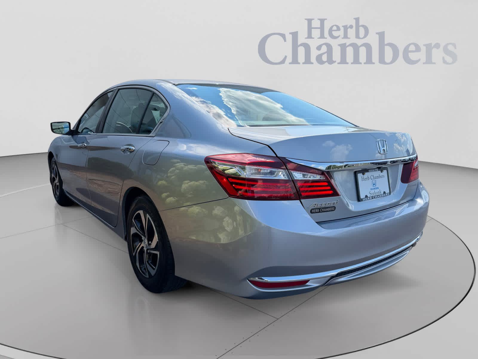 Used 2017 Honda Accord LX image 3
