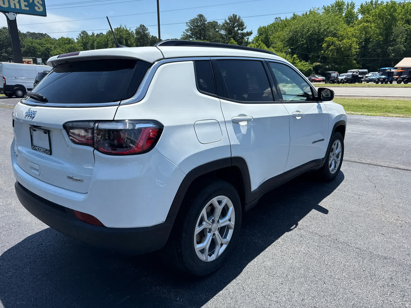 Used 2024 Jeep Compass Latitude AWD/4WD image 9