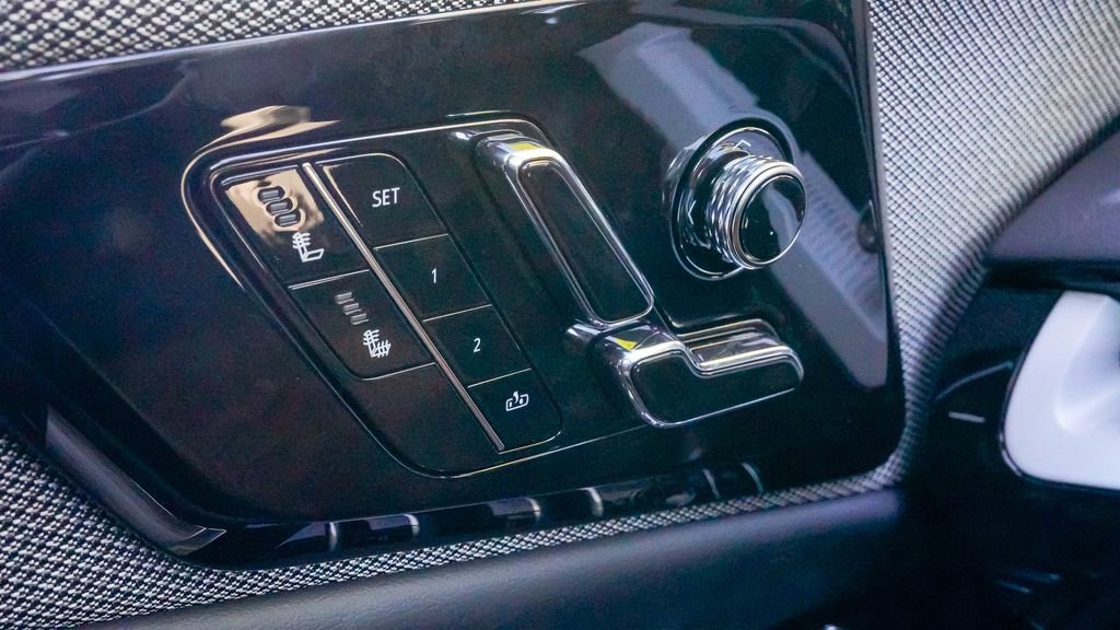 New 2026 Cadillac Optiq Luxury 1 image 19