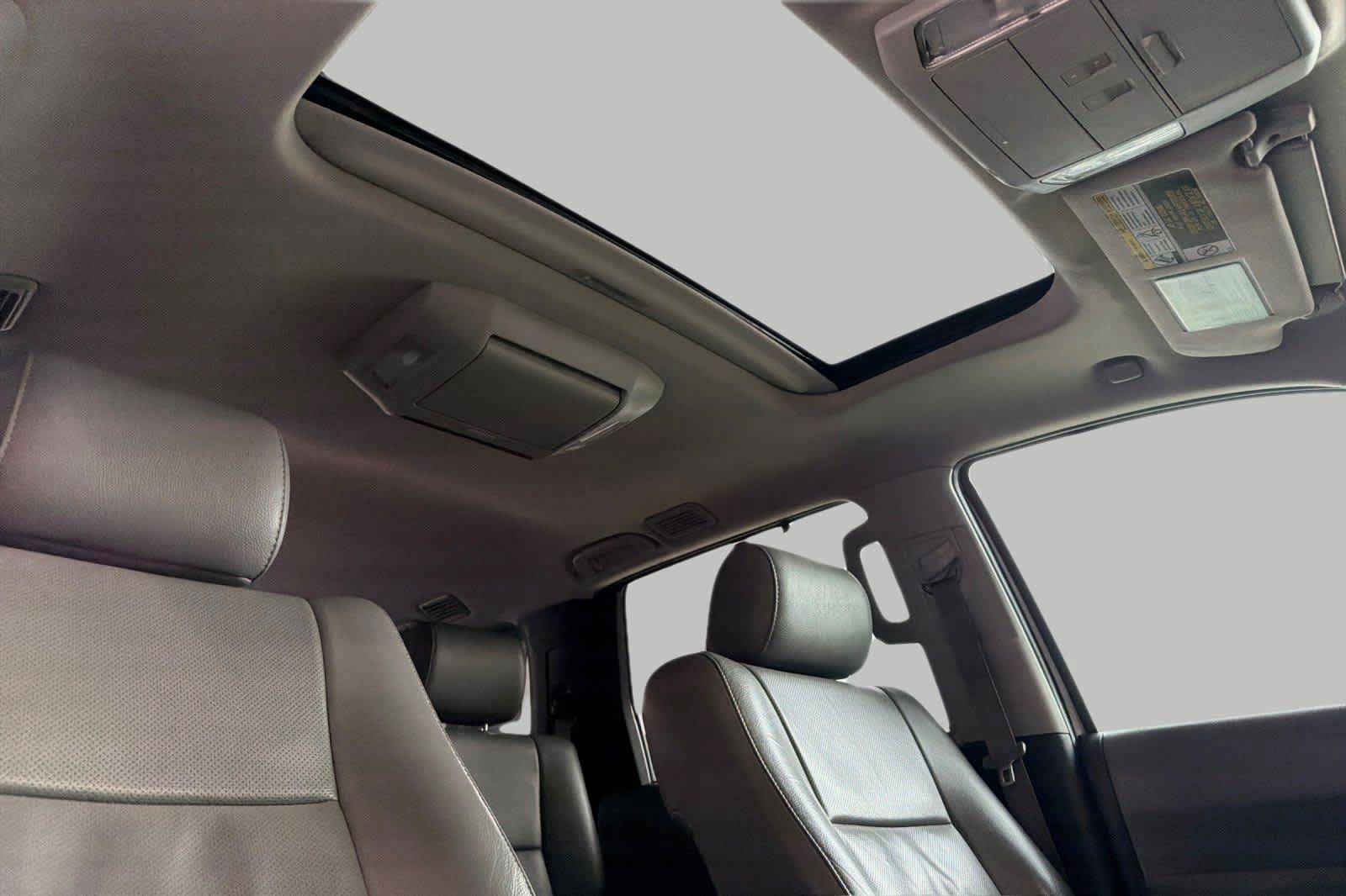 Used 2018 Toyota Sequoia Platinum w/ Carpet Mat Package AWD/4WD image 21