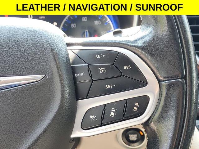 Used 2022 Chrysler Pacifica Limited FWD image 24