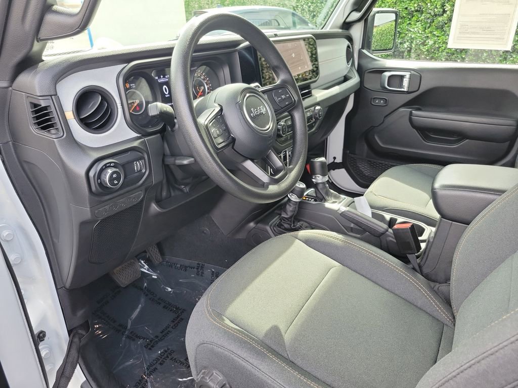 Used 2024 Jeep Gladiator Sport image 16