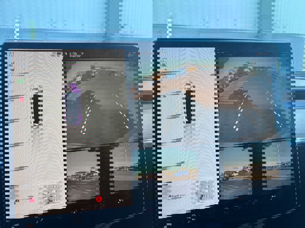 Used 2023 Tesla Model Y Long Range image 9