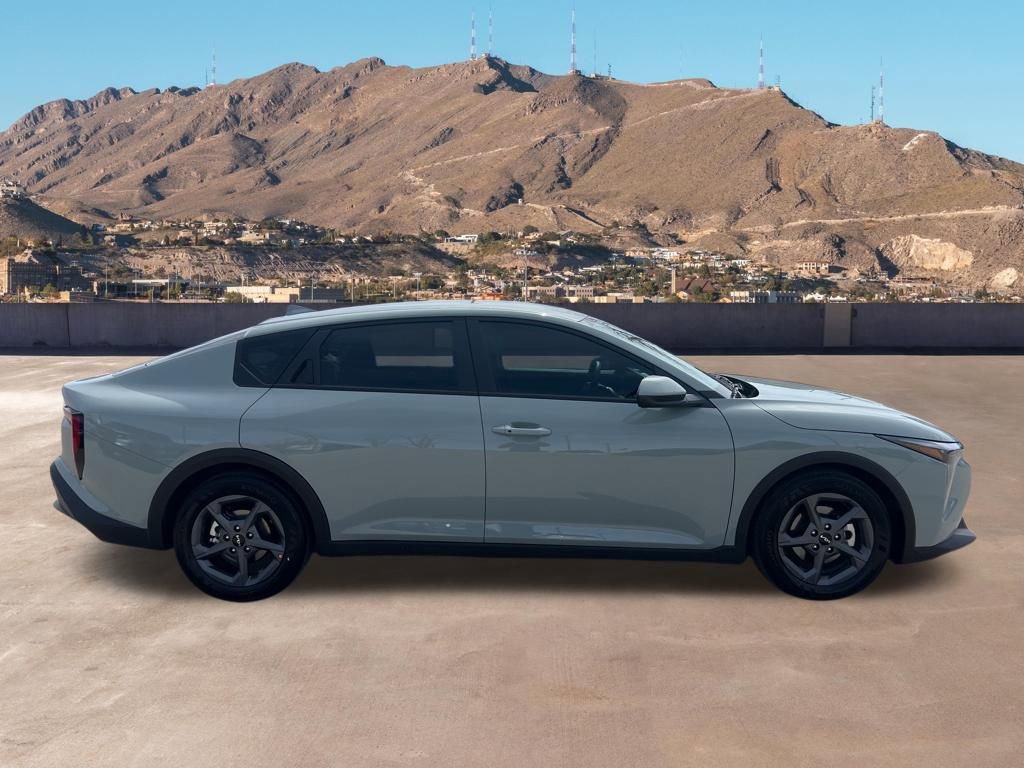 Used 2025 Kia K4 LXS image 12