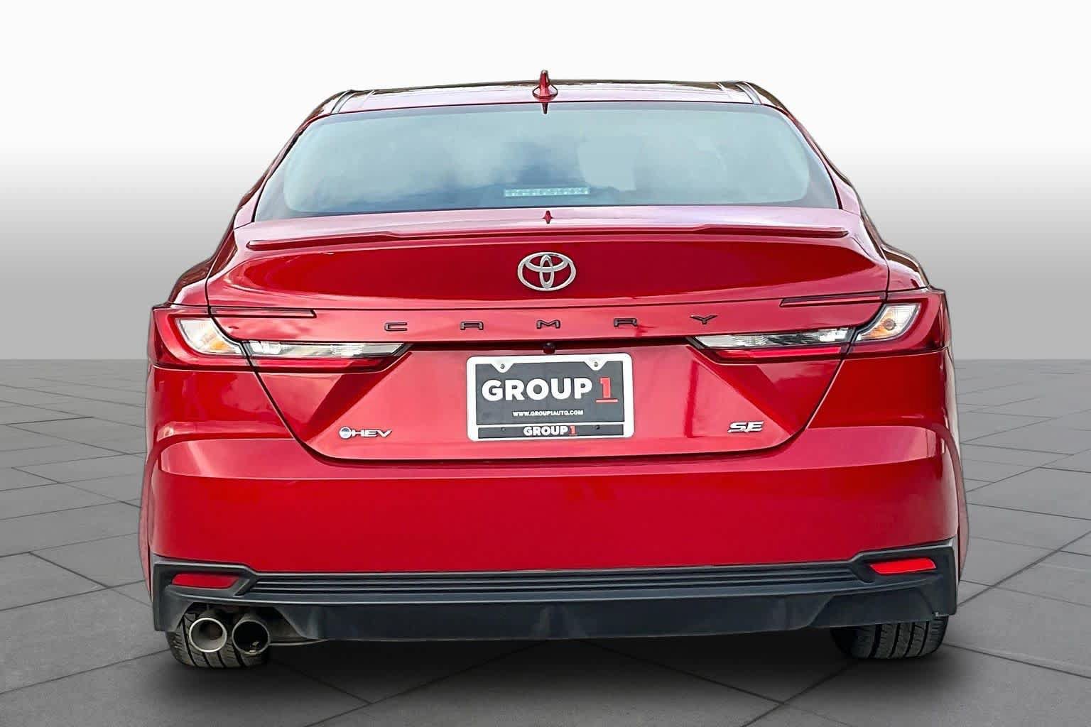 Used 2025 Toyota Camry SE FWD image 5
