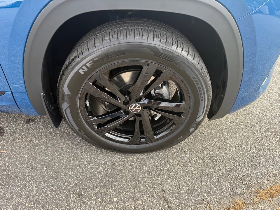 New 2026 Volkswagen Atlas Cross Sport SEL R-Line image 25