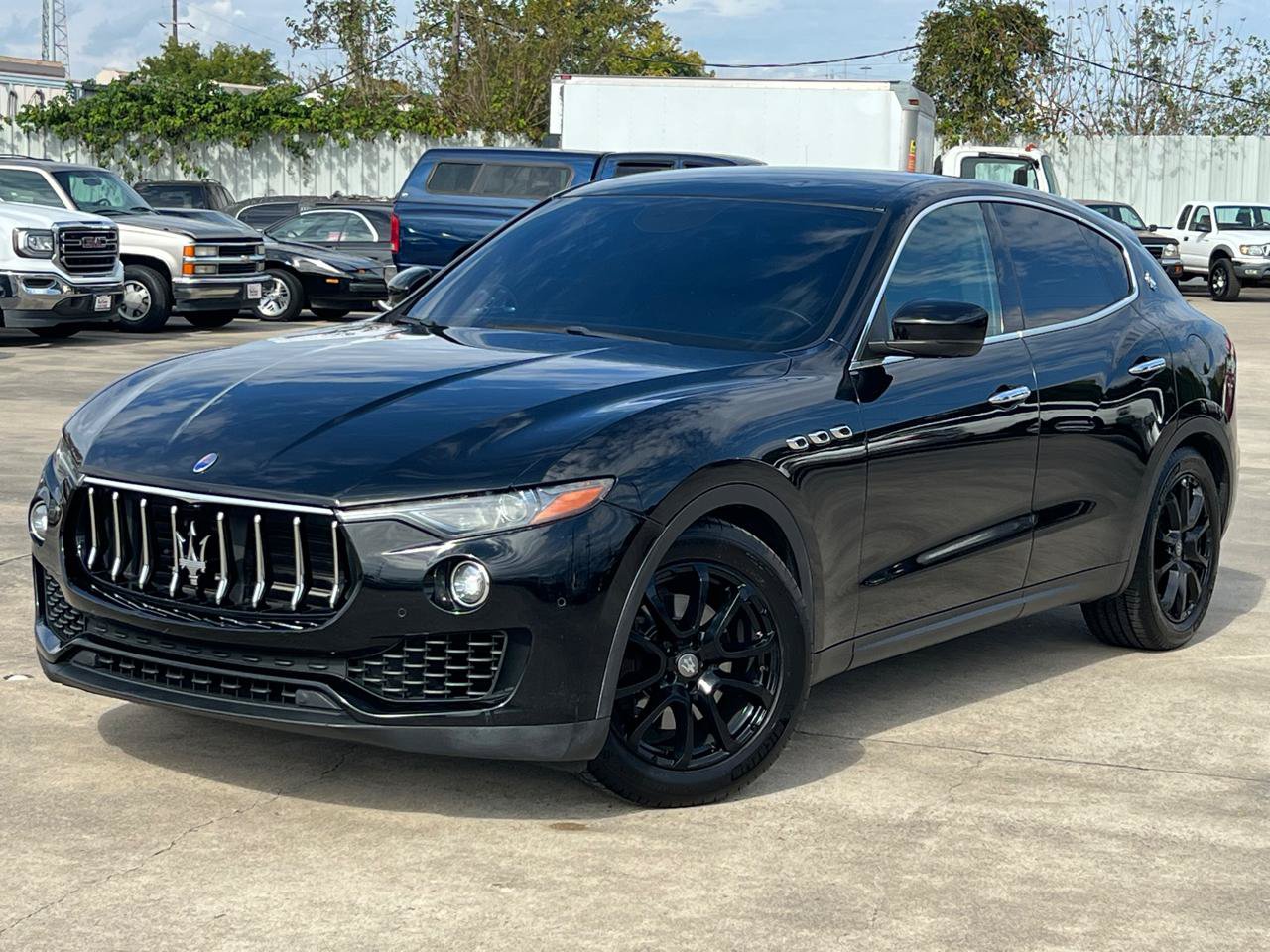 Used 2018 Maserati Levante AWD/4WD image 2