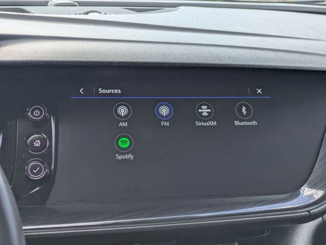 Used 2023 Buick Envision Essence image 23