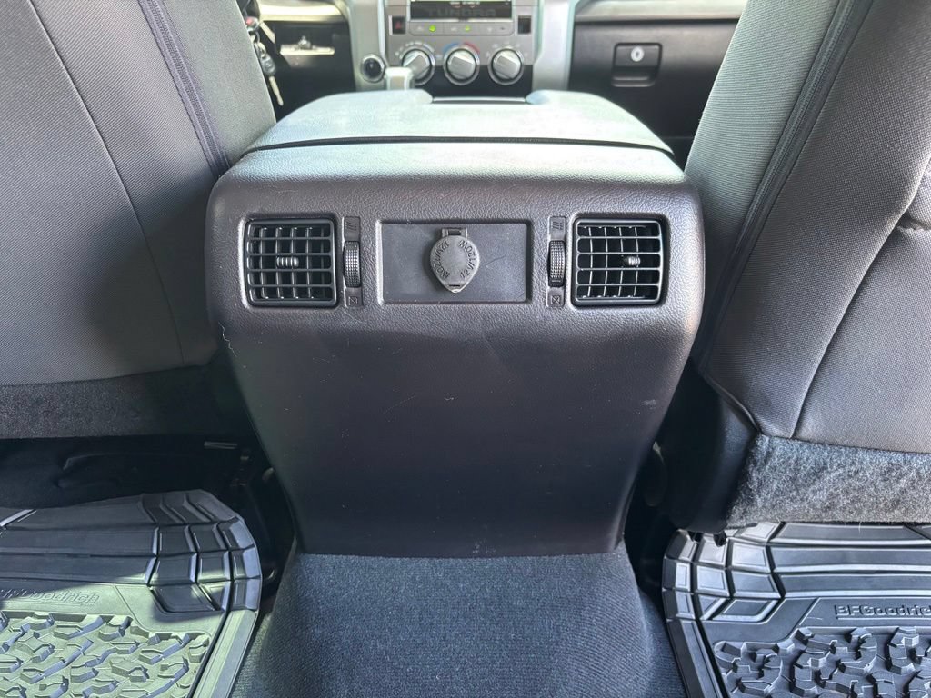 Used 2016 Toyota Tundra SR5 w/ SR5 Upgrade Package AWD/4WD image 34