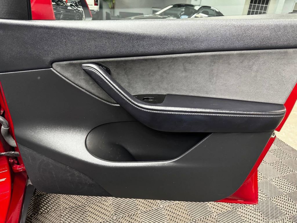 Used 2021 Tesla Model Y Long Range image 57