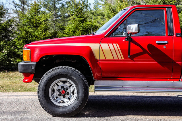 Used 1986 Toyota Pickup 4x4 Regular Cab Turbo image 4