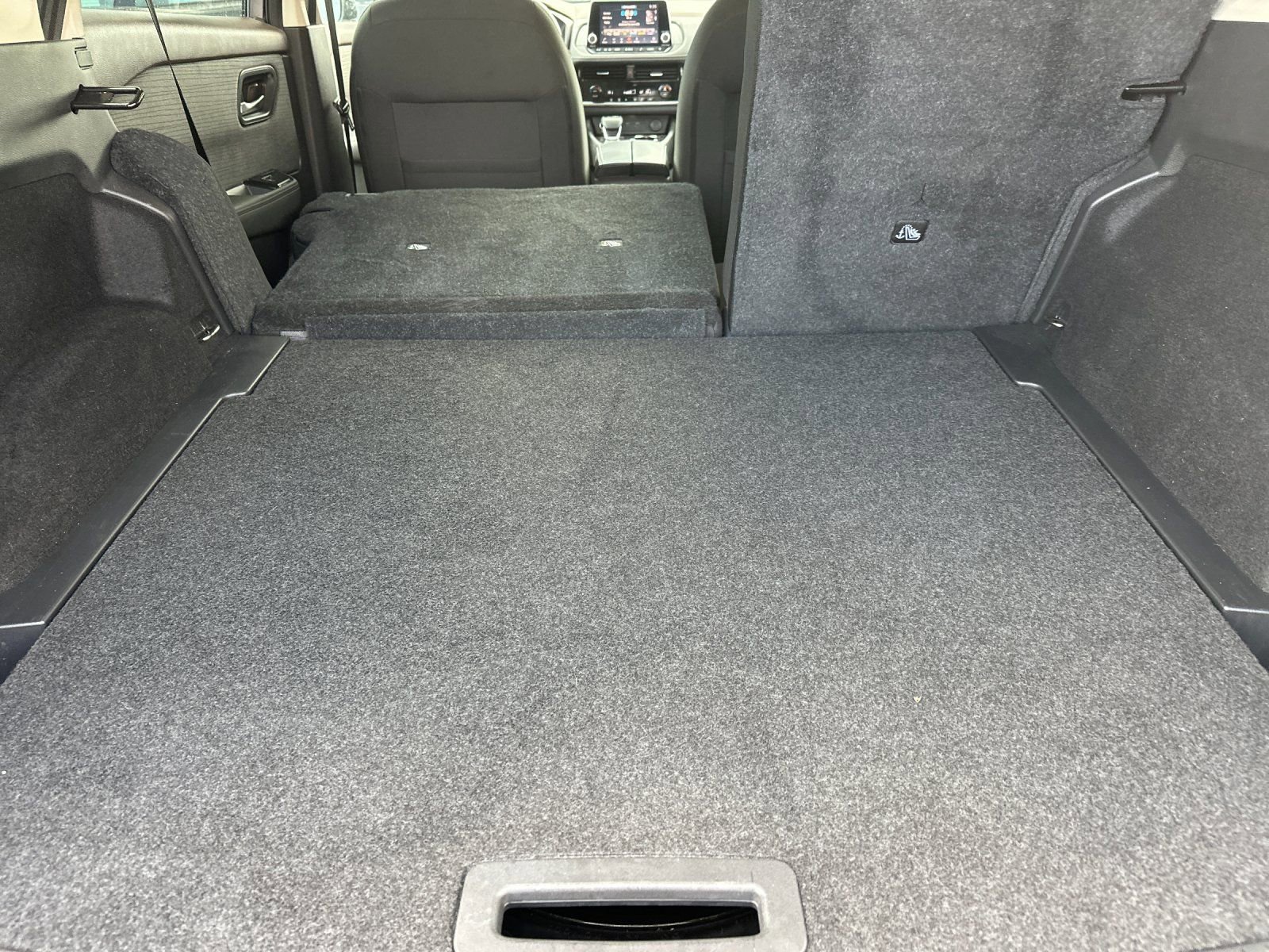 Used 2022 Nissan Rogue SV image 15