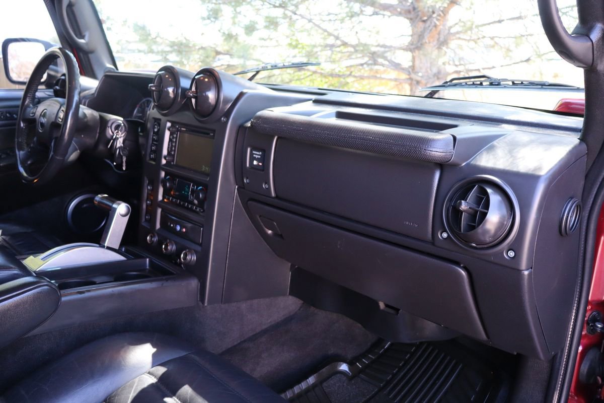 Used 2005 HUMMER H2 SUT w/ Preferred Equipment Group AWD/4WD image 16