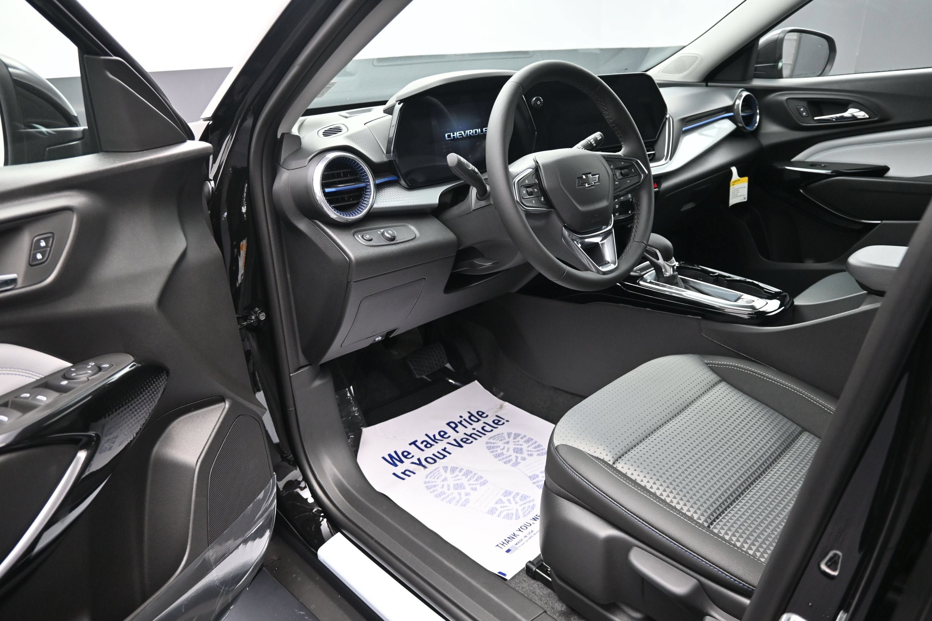 New 2026 Chevrolet Trax LT w/ Sunroof Package FWD image 10