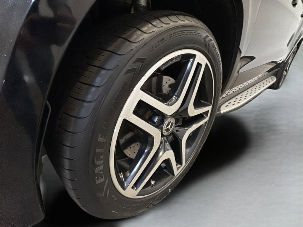 Used 2019 Mercedes-Benz GLS 550 4MATIC image 4