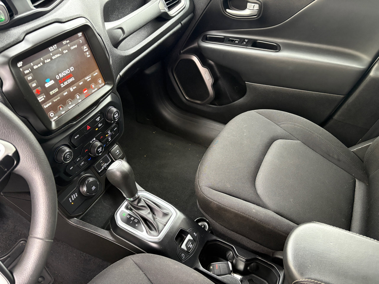 Used 2023 Jeep Renegade Latitude image 8