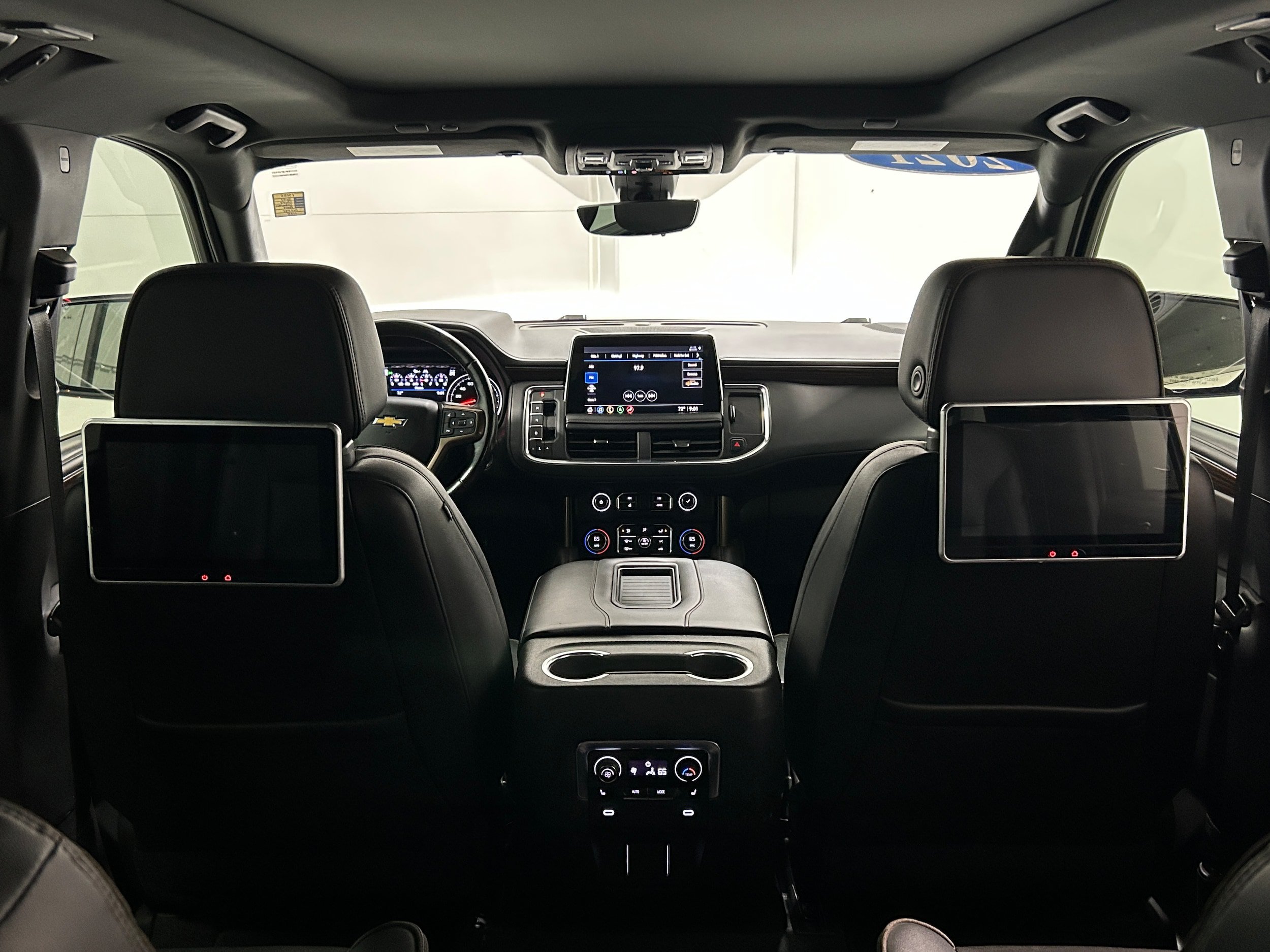 Used 2021 Chevrolet Suburban High Country w/ Premium Package AWD/4WD image 34