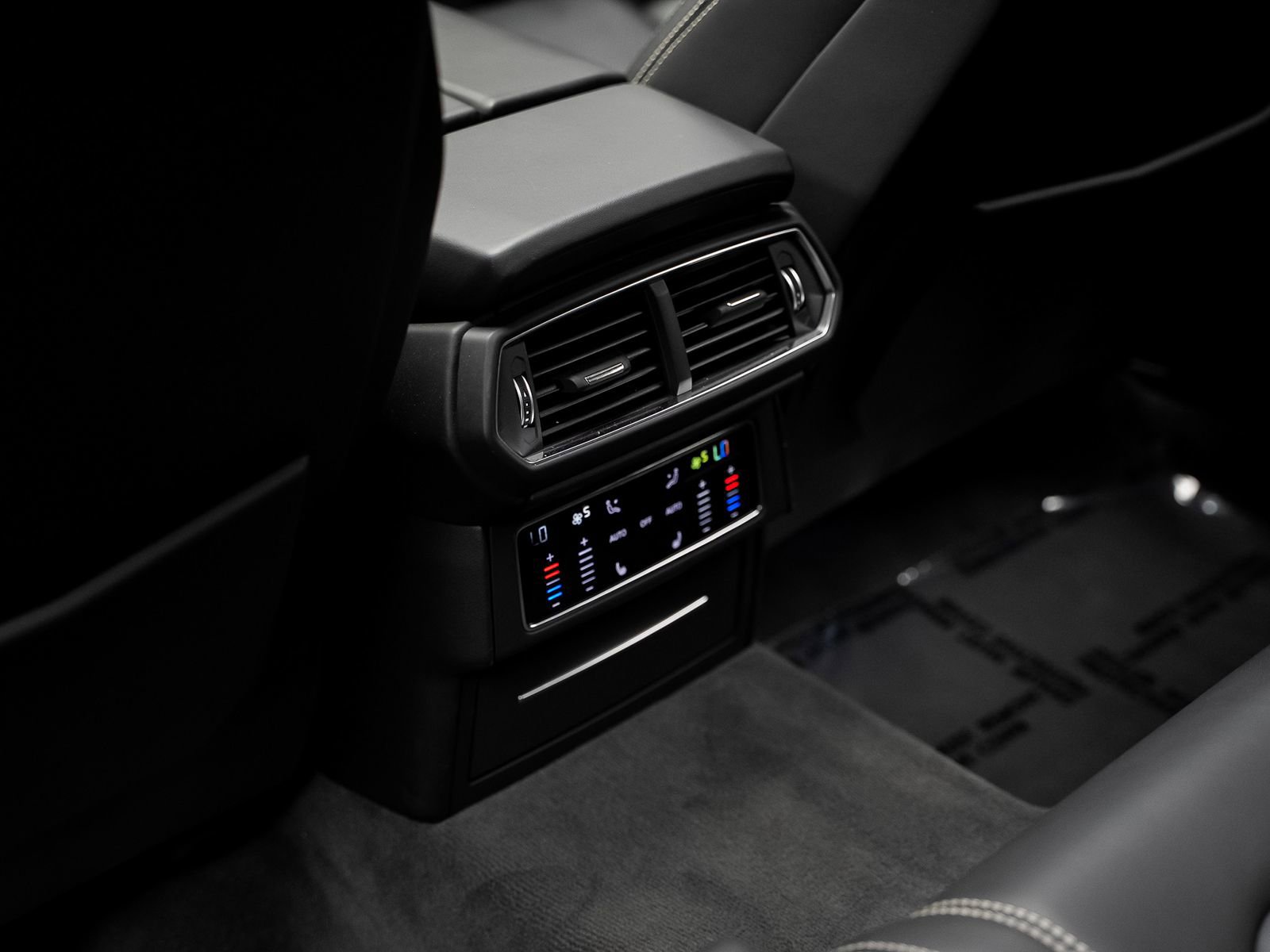 Used 2020 Lamborghini Urus image 39