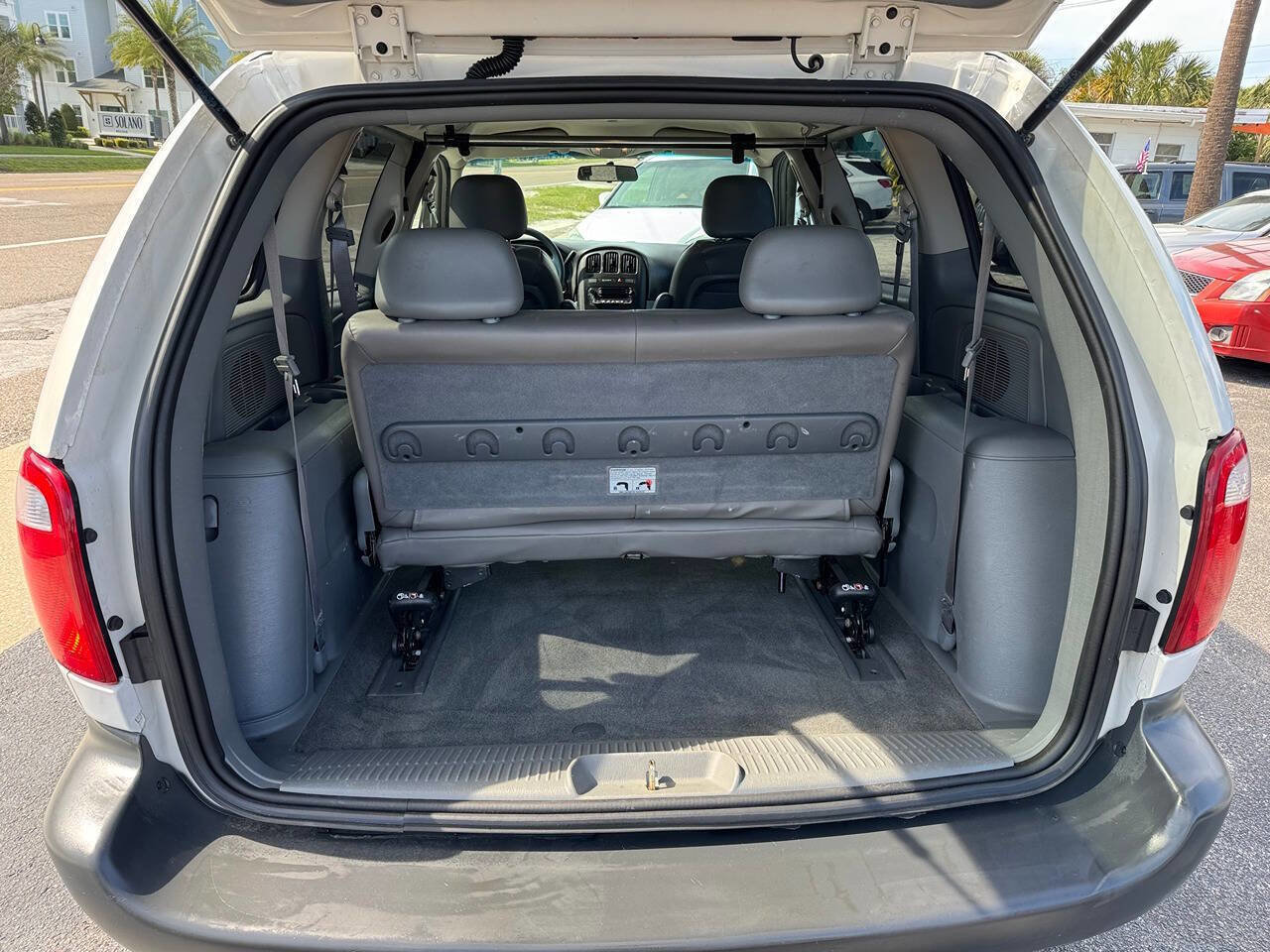 Used 2007 Dodge Caravan SE w/ Popular Equipment Group I image 10