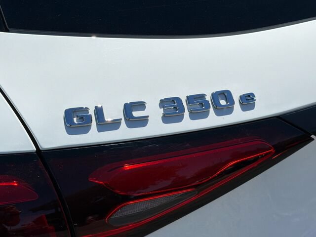 Used 2025 Mercedes-Benz GLC 350e 4MATIC image 37