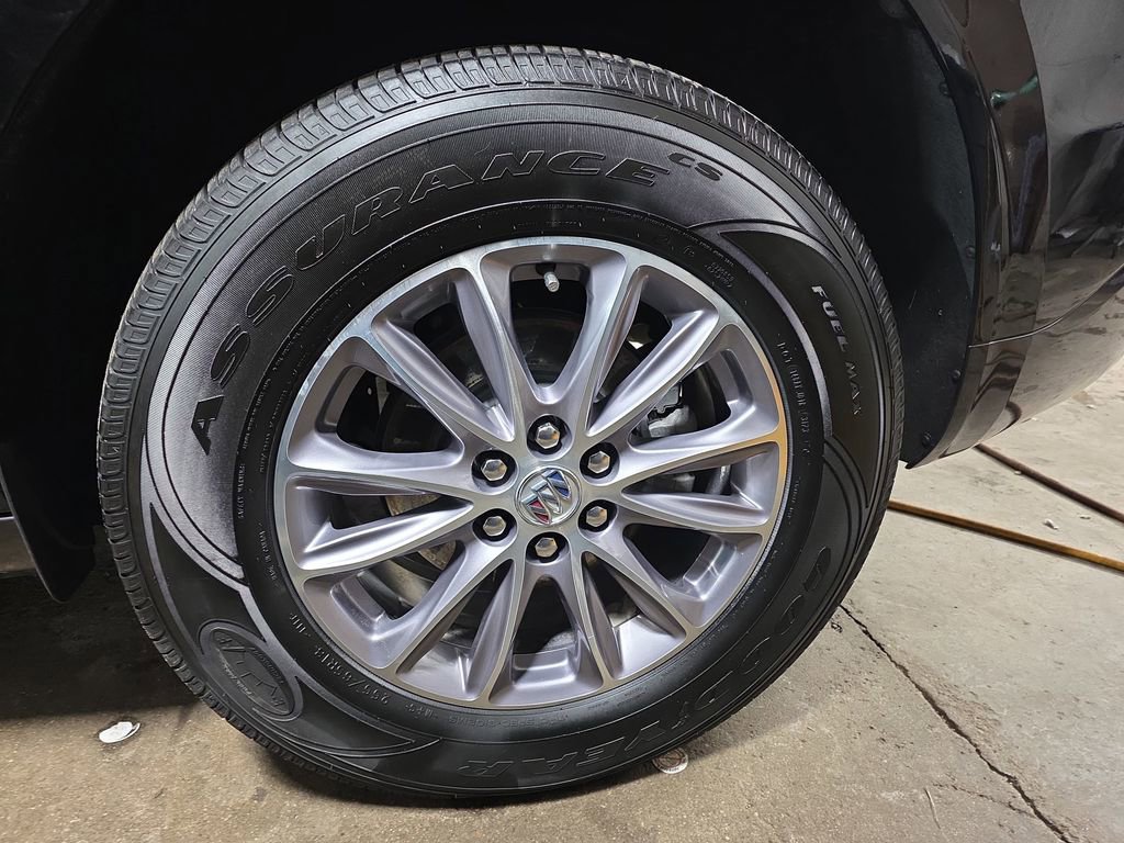 Used 2024 Buick Enclave Essence w/ Technology Package image 36