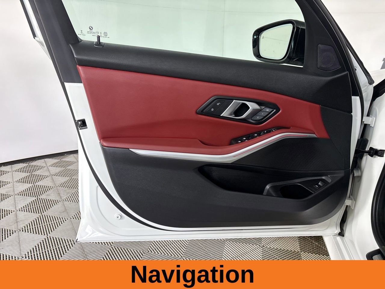 Used 2025 BMW 330i xDrive Sedan w/ M Sport Package image 9