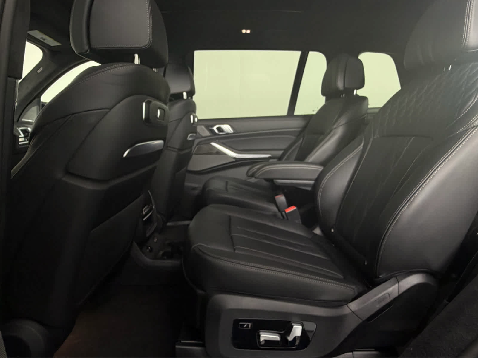 New 2027 BMW X7 M60i AWD/4WD image 14
