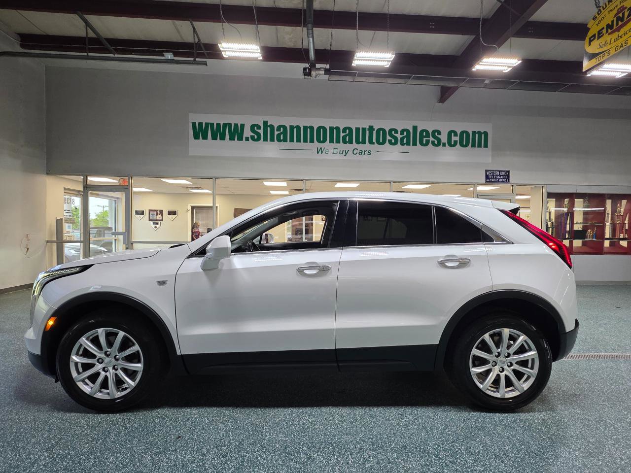 Used 2019 Cadillac XT4 Luxury w/ Cold Weather Package AWD/4WD image 11