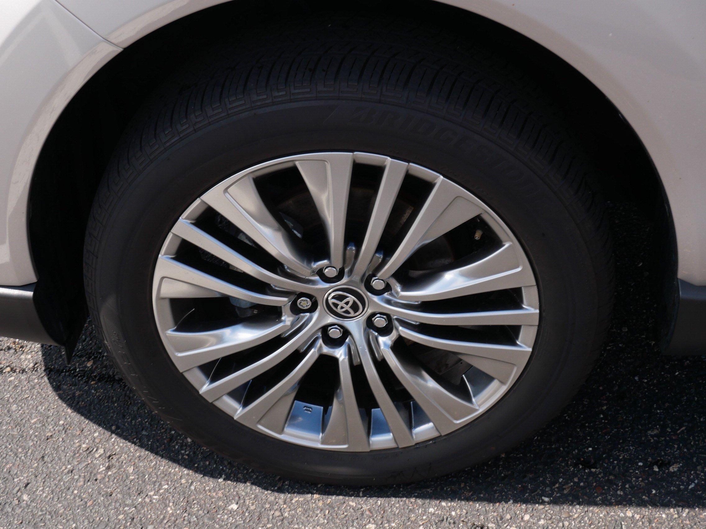 Certified 2024 Toyota Venza Limited AWD/4WD image 15