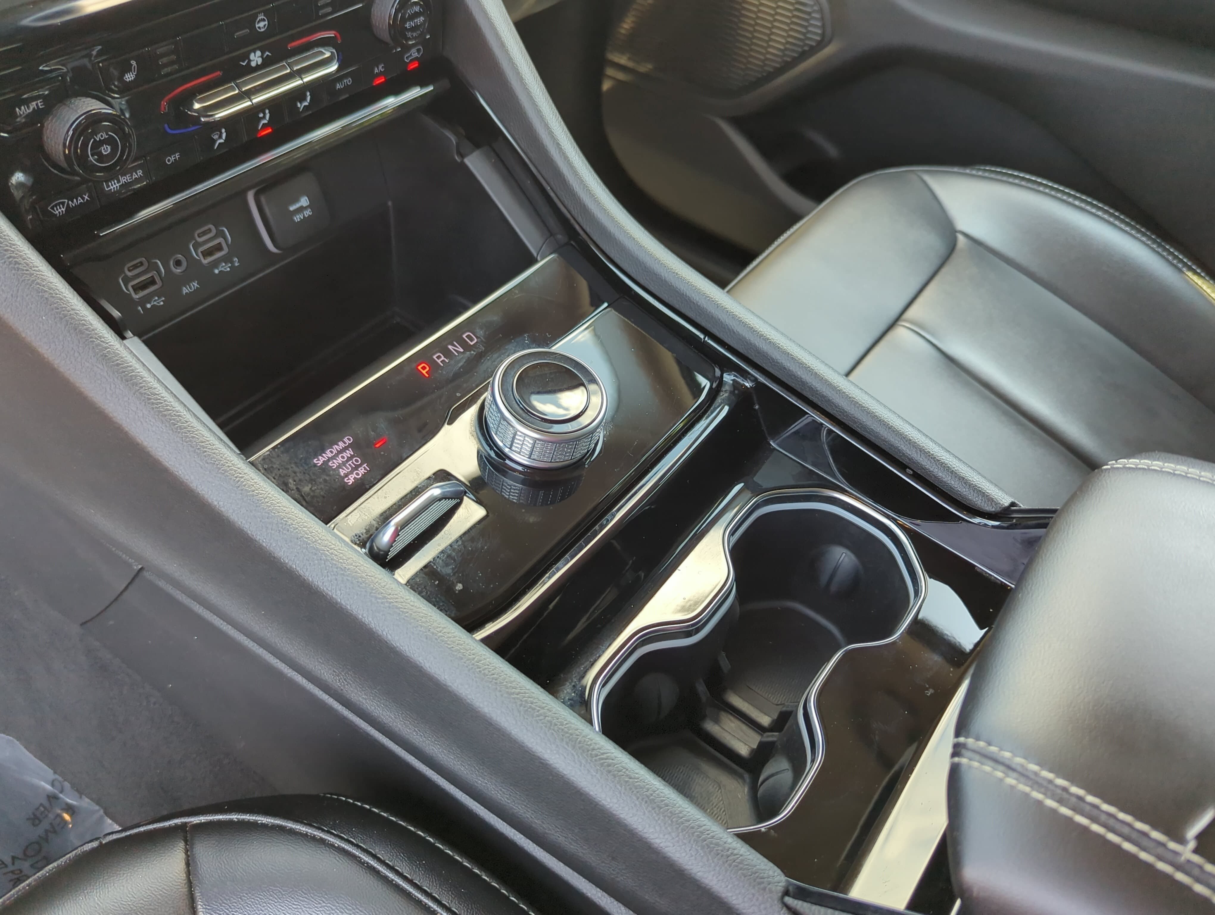 Used 2023 Jeep Grand Cherokee Limited w/ Black Appearance Package AWD/4WD image 23