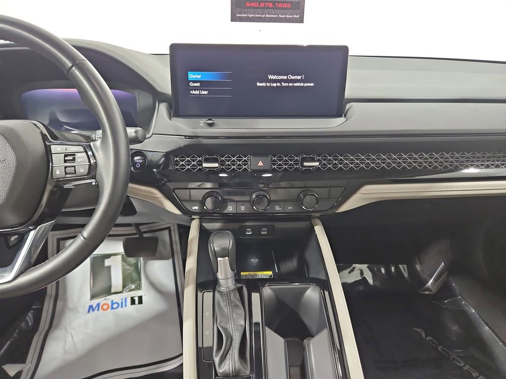 Used 2023 Honda Accord Touring image 17