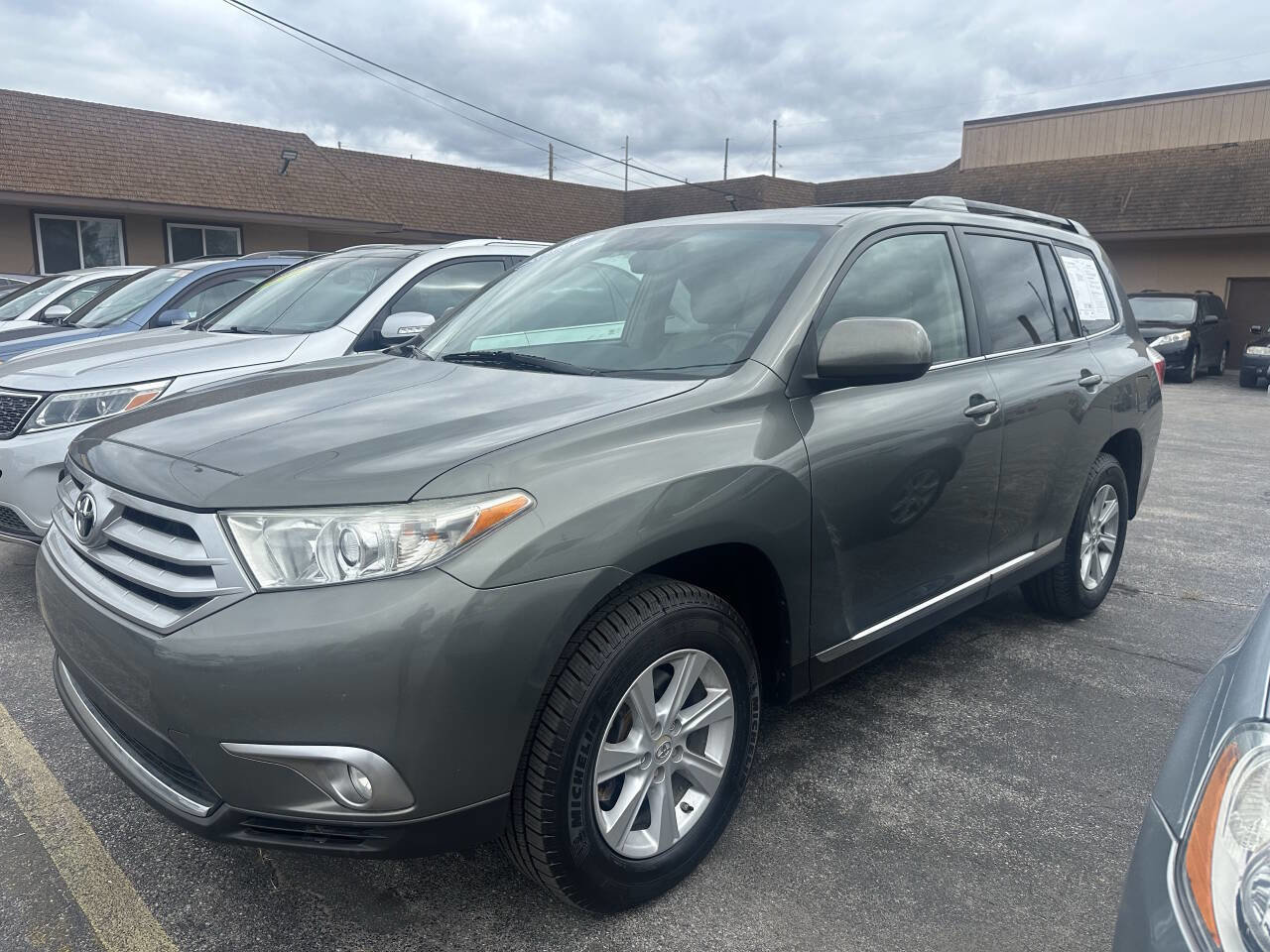 Used 2011 Toyota Highlander SE w/ Tow Pkg