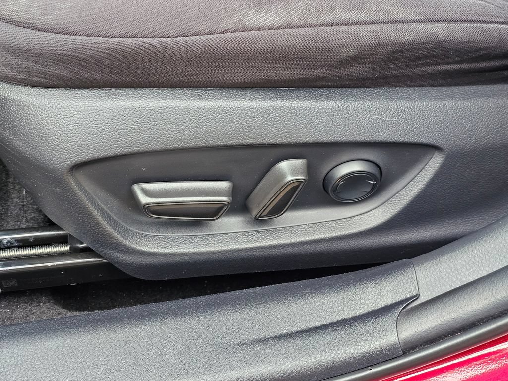 Used 2018 Toyota Camry LE FWD image 22