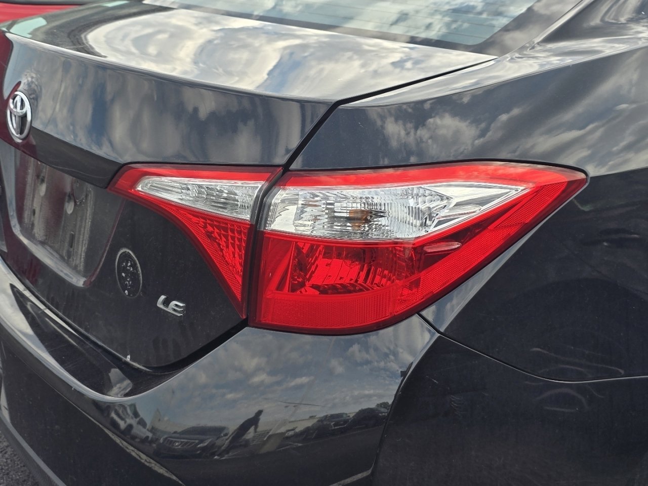 Used 2016 Toyota Corolla LE FWD image 11