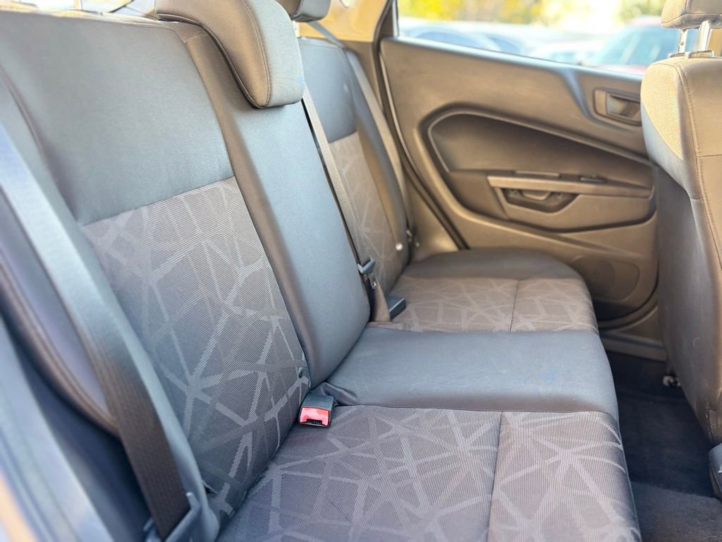 Used 2012 Ford Fiesta SES image 16