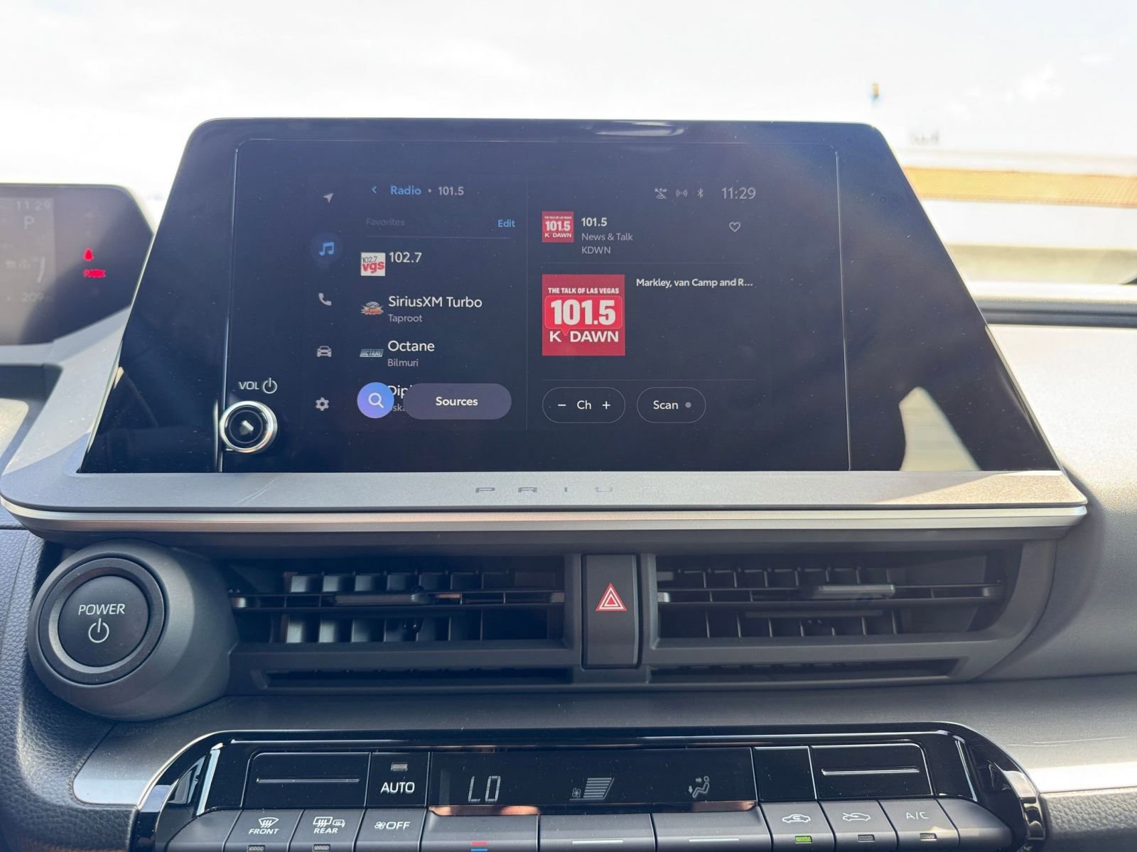 Used 2025 Toyota Prius LE image 21