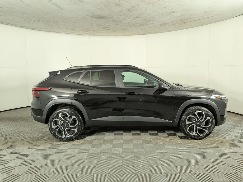 New 2026 Chevrolet Trax RS w/ Sunroof Package image 6