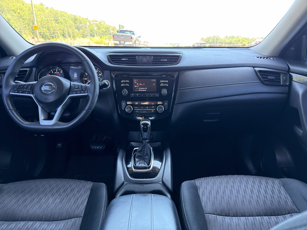 Used 2017 Nissan Rogue SV w/ Midnight Edition FWD image 22