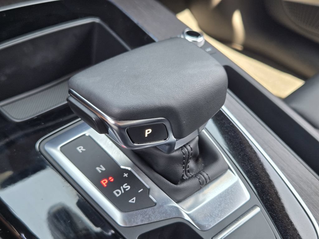 Certified 2025 Audi Q5 e Premium Plus AWD/4WD image 26