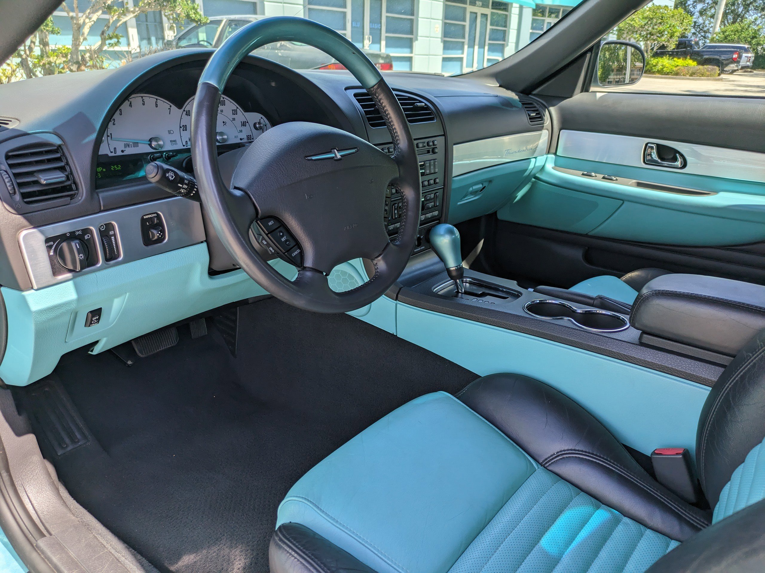 Used 2002 Ford Thunderbird RWD image 16