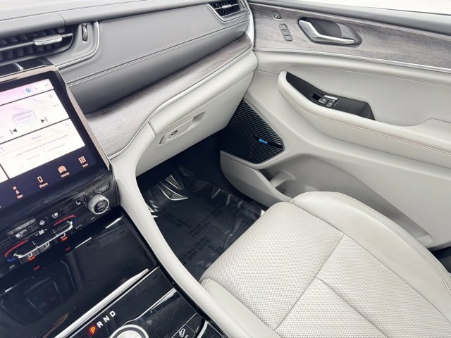 Used 2021 Jeep Grand Cherokee L Overland w/ Luxury Tech Group IV image 28