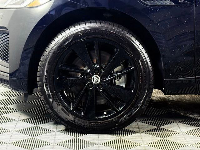 New 2025 Jaguar F-PACE R-Dynamic S image 14