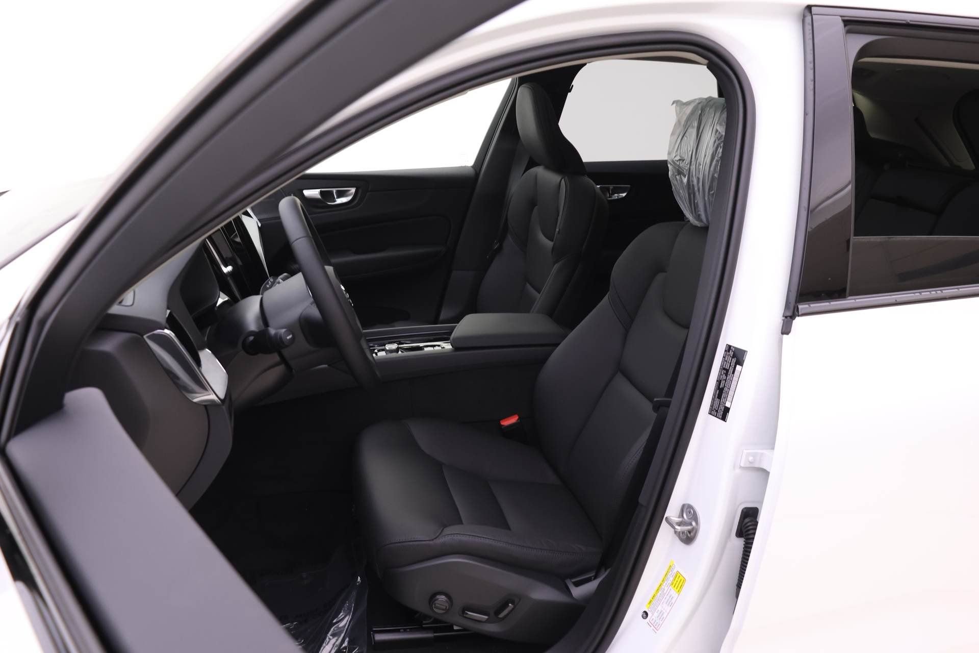 New 2025 Volvo XC60 T8 Plus w/ Protection Package Premier image 7