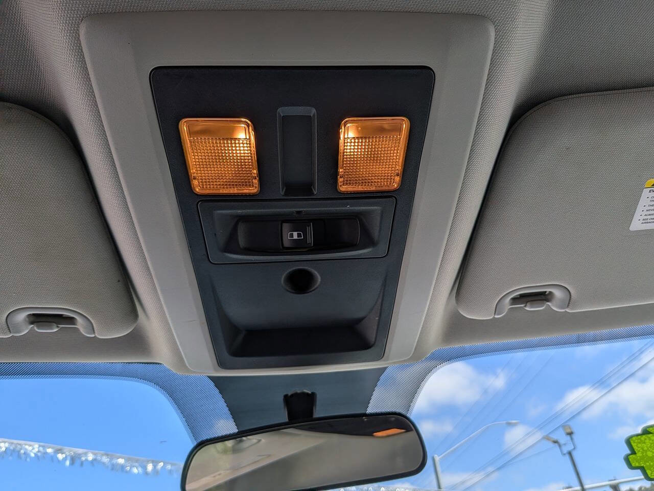 Used 2017 RAM 1500 Classic SLT AWD/4WD image 12