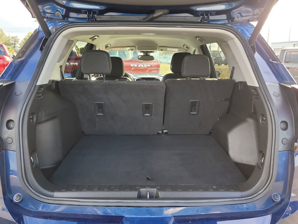 Used 2022 GMC Terrain SLE w/ Driver Convenience Package image 9