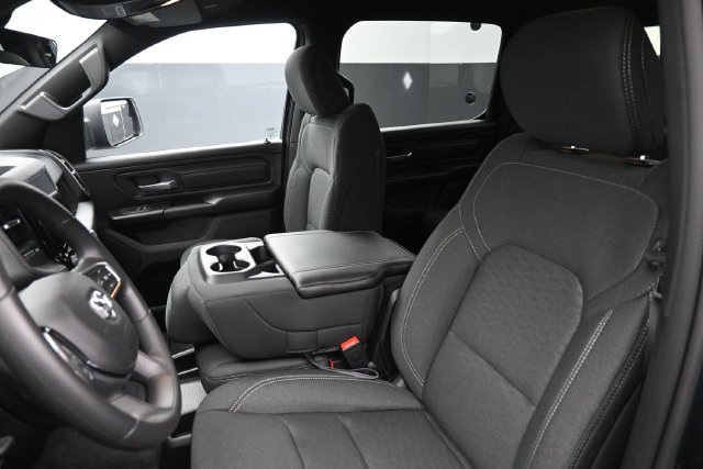 New 2027 RAM 1500 Express AWD/4WD image 17