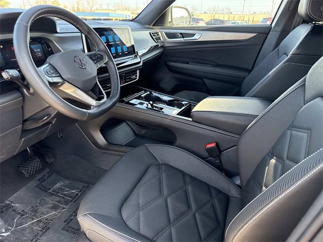 Certified 2025 Volkswagen Atlas Cross Sport SE image 12