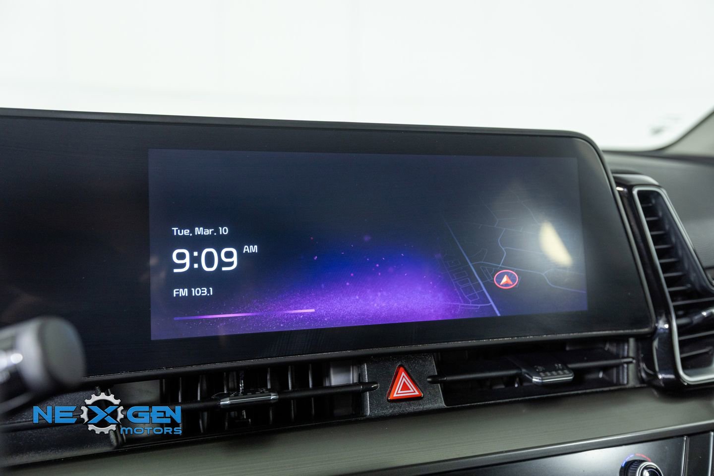 Used 2024 Kia Sportage EX image 17